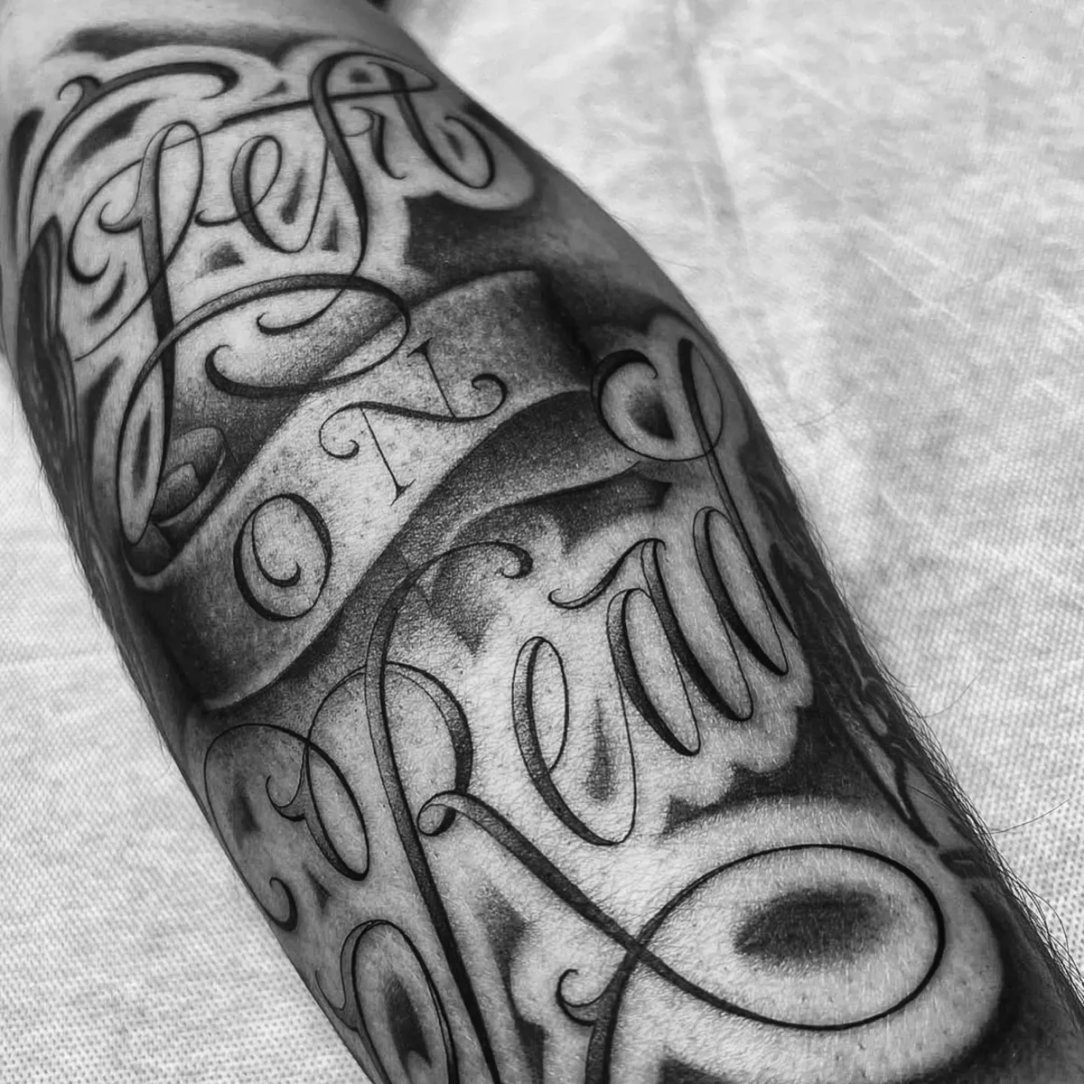 Custom lettering sleeve
